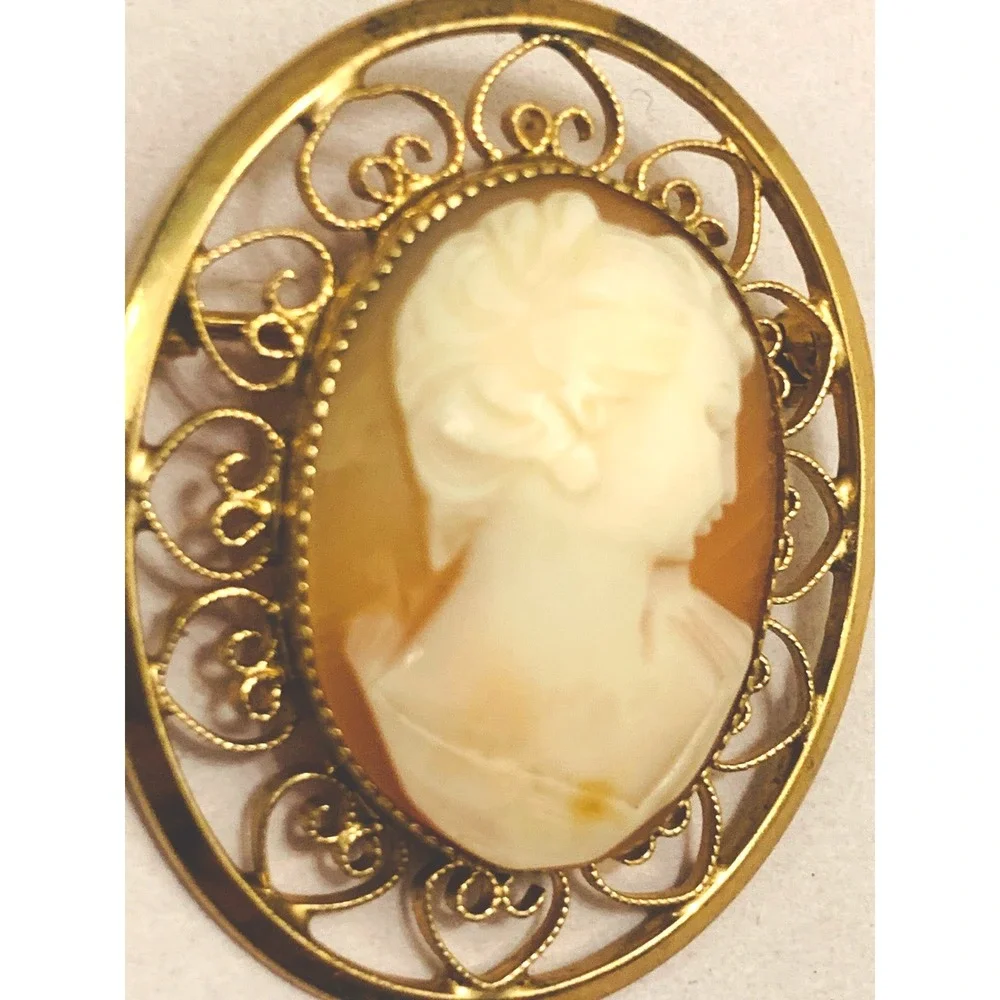 VTG Cameo Relief Pin Brooch Regency Signed Catamore 12K GF Yellow Gold Filled